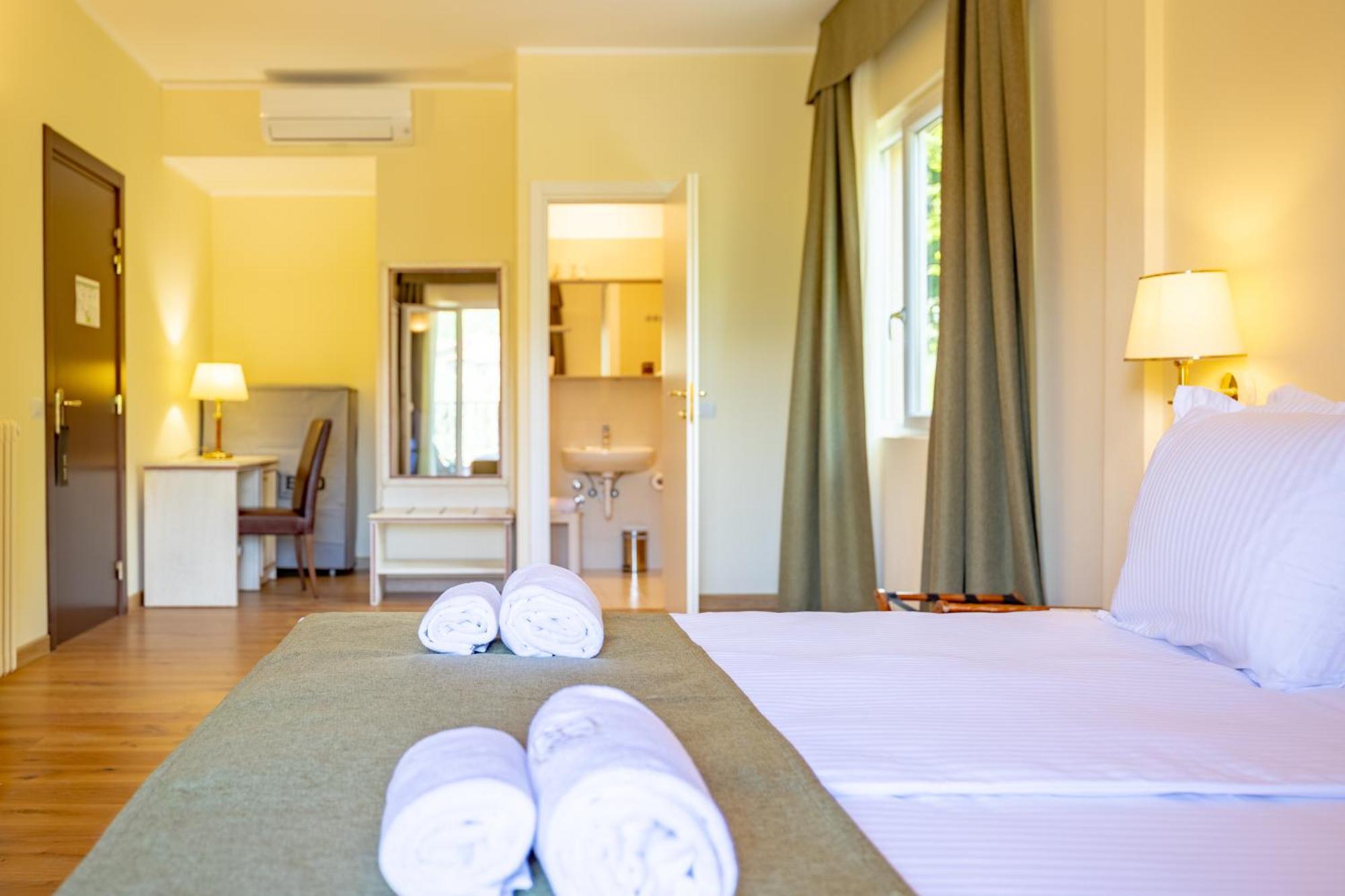Edy Hotel 3*