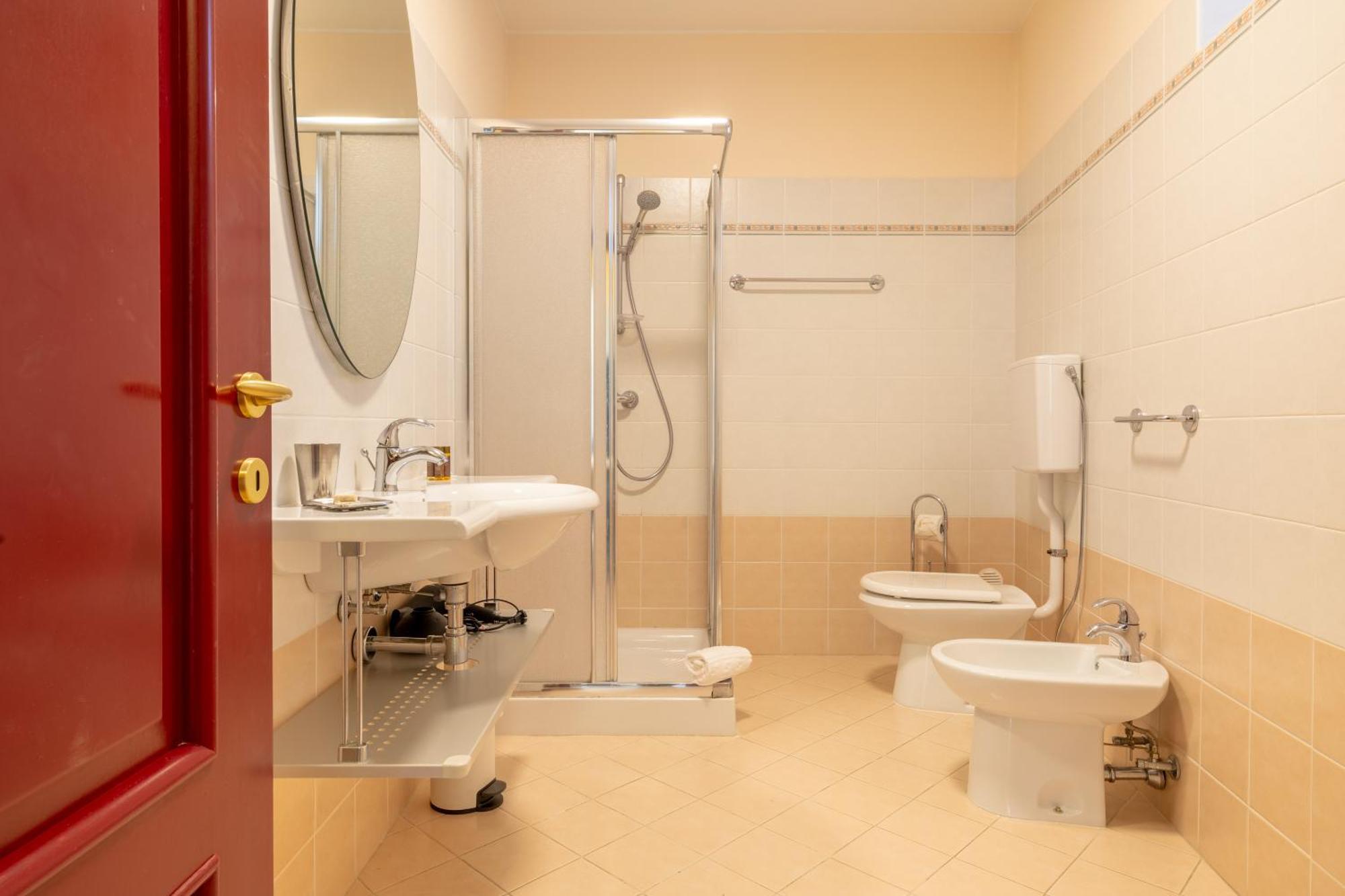 Edy Hotel 3*